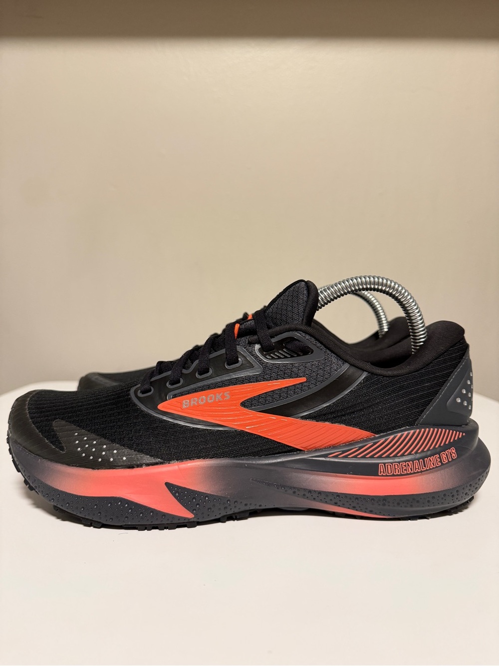 Brooks Adrenaline GTS 24 Weatherized Black Ebony Hot Coral Women's US 9 B UK 7